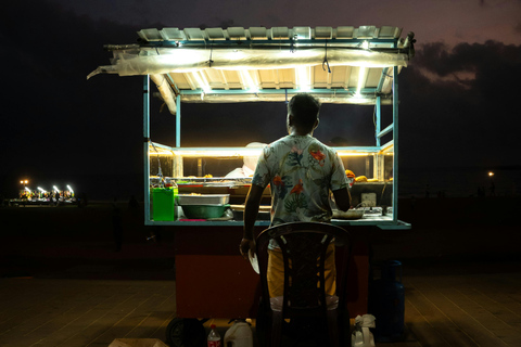 Colombo: First Night Guided Tour with Tuk Tuk Ride