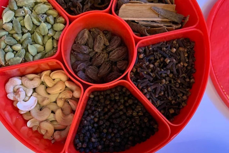 Udaipur: Indian Cooking Class - Art, Antiques & Storytelling Private Experience