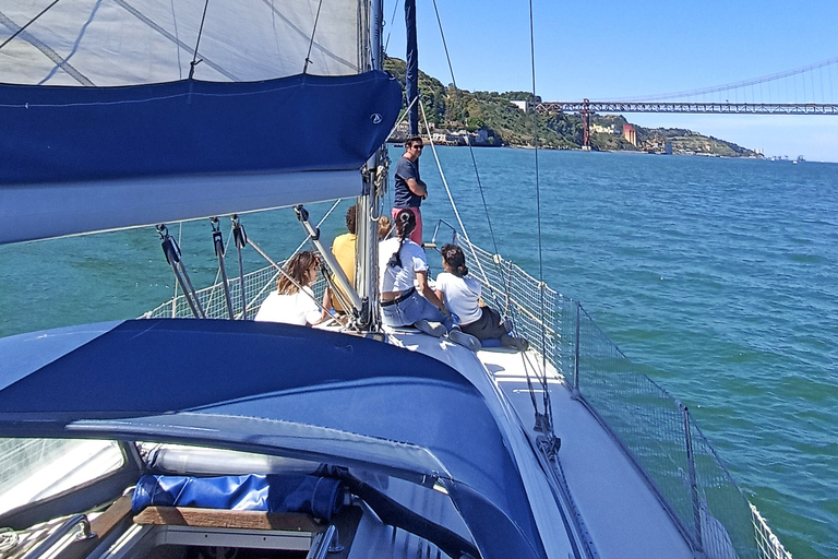 Lisboa: Day and Sunset Tour on the Tagus River