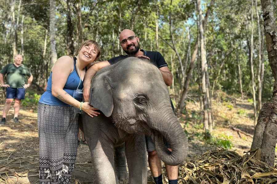 Chiang Mai: Elefanten-Schutzgebiet & Wasserfall Gruppenreise. Foto: GetYourGuide