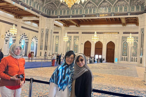Muscat 3-Hour City Tour: Visit Mosque, Opera & Mutrah Souq