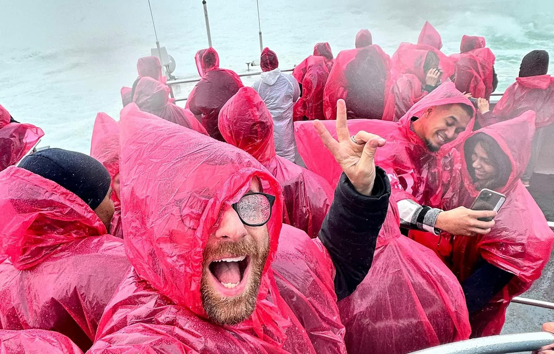 Niagarafälle mit Abholung: Tour, Boot, Behind the Falls & AeroCar