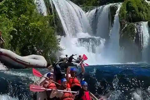 Bihac: Geführtes Rafting-Abenteuer im Nationalpark Una