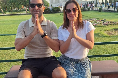 Excursão nocturna ao Taj Mahal e ao Forte de Agra a partir de AhmedabadViagem sem voos e sem hotel