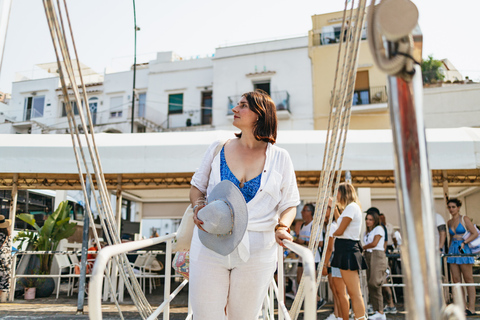 Capri: Island Boat Trip with Grottos 1-Hour Boat Trip Without Blue Grotto Visit