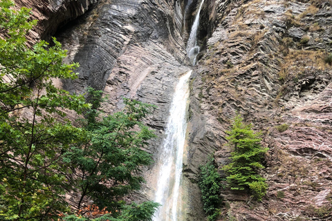 Visite d&#039;une demi-journée du téléphérique de Dajti et de la cascade de Shengjergj