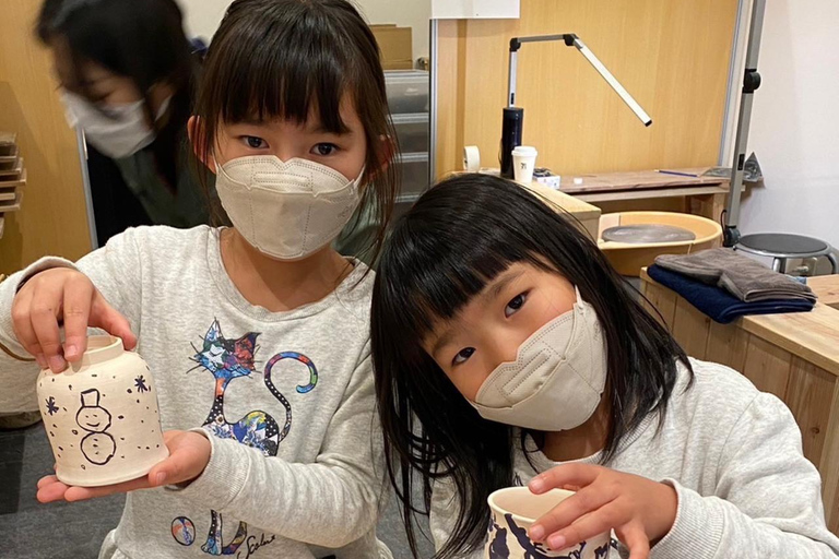 Kyoto: 1h Pottery Workshop Guided by Master Artisans Kyoto: 1h Pottery Workshop Guided by Master Artisans