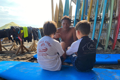 Medewi : Leçon de surf en groupe pour débutants et intermédiaires