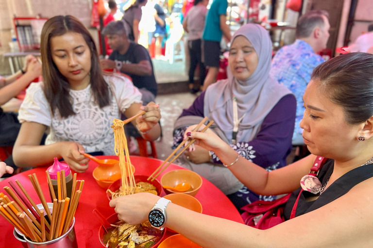 Kuala Lumpur: Chinatown & Centre Food Tour with 12 Tastings Kuala Lumpur: Food Tour with 12 Tastings & Drinks Upgrade