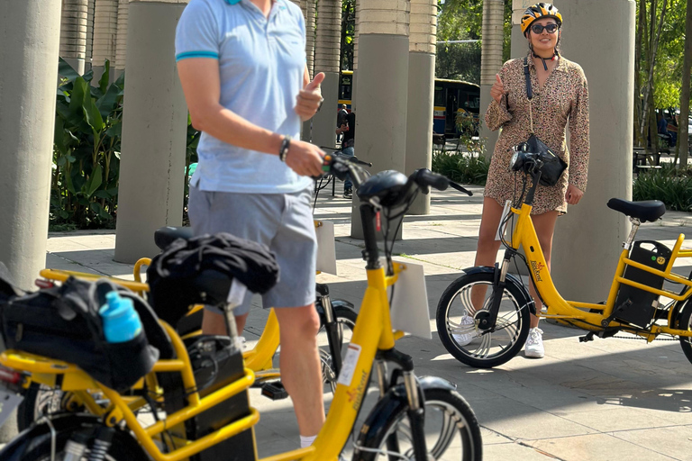 Medellín City Tour mit dem E-Bike: Das Beste in 4 Stunden, inklusive Mittagessen