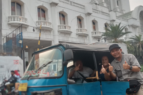 Jakarta: Guided City Tour by Tuk Tuk, Train, and Boat