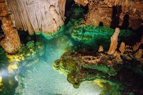 Vienna: Seegrotte Underground lake & Wine Tasting Day Trip