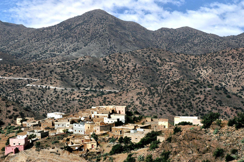 From Fes: 3-Day Merzouga Desert Tour to Marrakech Standard Desert Camp Experience (Shared Facilities)
