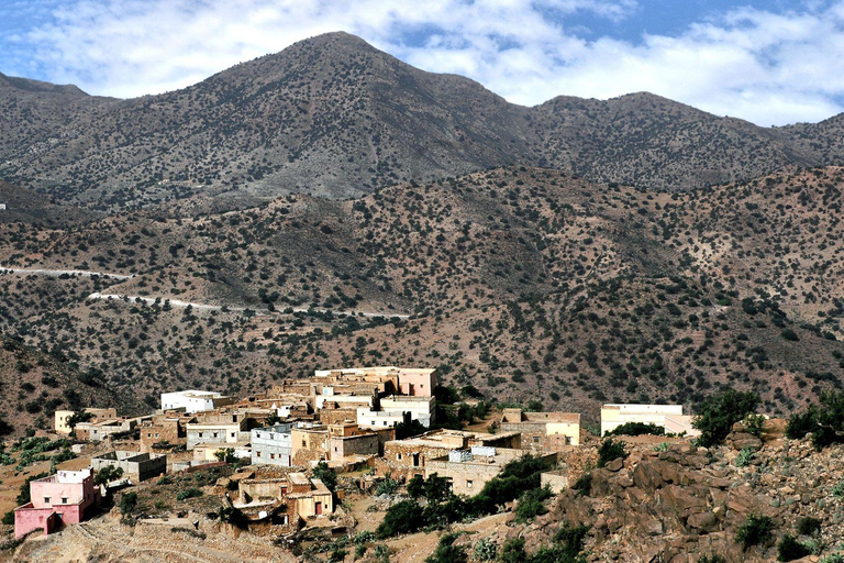From Fes: 3-Day Merzouga Desert Tour to Marrakech Standard Desert Camp Experience (Shared Facilities)