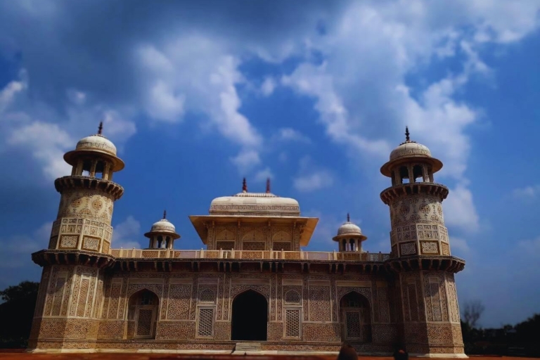 Private Taj Mahal Agra Fort Tour mit Bootsfahrt am selben TagAC Auto + Fahrer + Reiseleiter + Mittagessen im 5-Sterne-Hotel