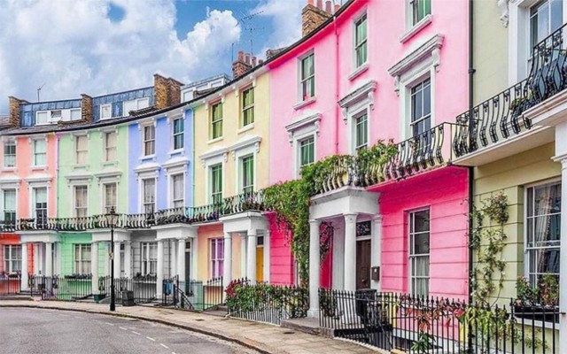 Colourful Notting Hill Photography Tour