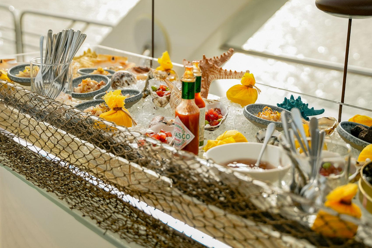 Dubai: Sunseeker Superyacht VIP Dinner, Drinks & Live DJ Soiree- Zen Med Gastronomy