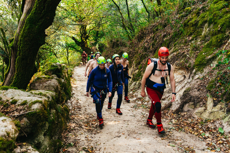 Do Porto: Viagem de Canyoning no Parque Nacional do Gerês