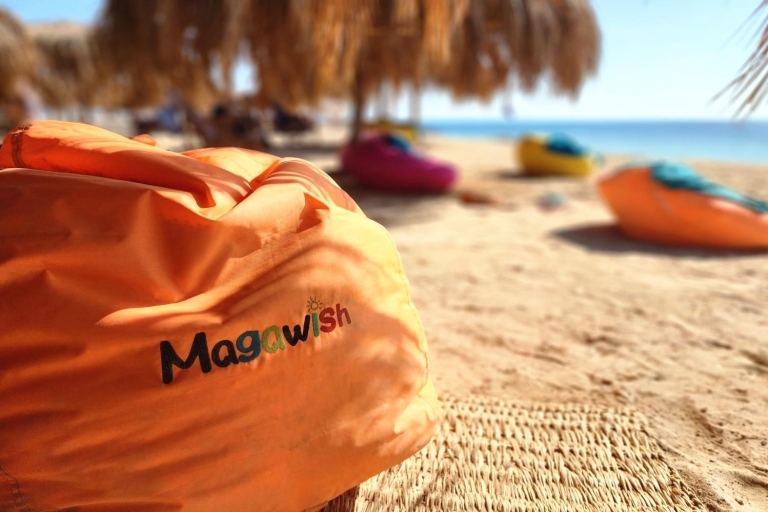 Makadi Bay: Magawish Island & Schnorcheltour mit MittagsbuffetPrivater Transfer Magawish Island, Wassersport, Mittagessen & Getränke