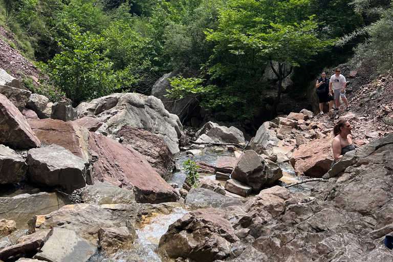 Excursión de un día a la cascada de Shengjergj desde Tirana