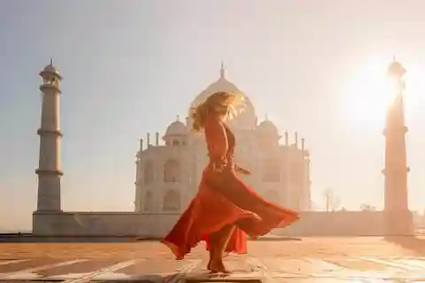 Tour all'alba del Taj Mahal, del Forte di Agra e di Mehtab Bagh in Tuk Tuk