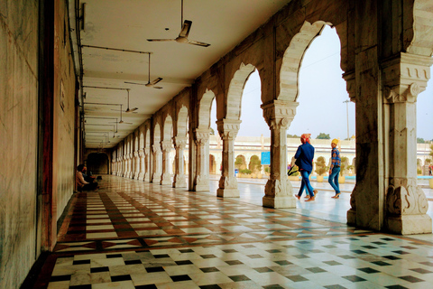 From Delhi: Private Spiritual Sites Tour with Rickshaw Ride From Delhi: Private Spiritual Sites Tour with Rickshaw Ride