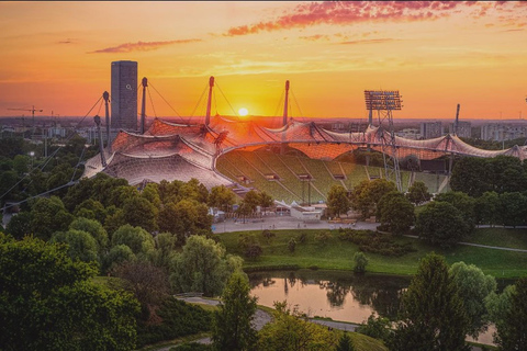 Munich: Sunset Walking Tour with Drink Stop