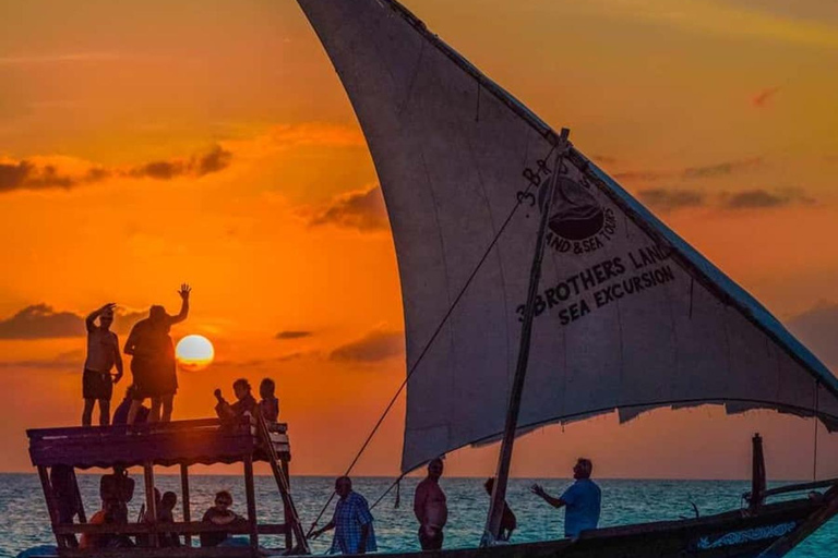 桑给巴尔：监狱岛、石头城和日落阿拉伯独桅帆船巡航在此选项中，从石头城接人