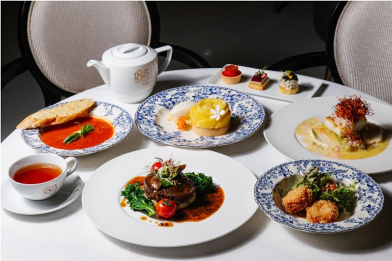 بانكوك: صالة شاي 1823 من رونفيلدت، باقات الطعام والشرابطقم شاي فاخر من جولد إندلجنس لشخصين