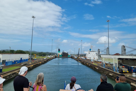 Ciudad de Panamá: Tour en barco por el Tránsito Parcial del Canal de Panamá