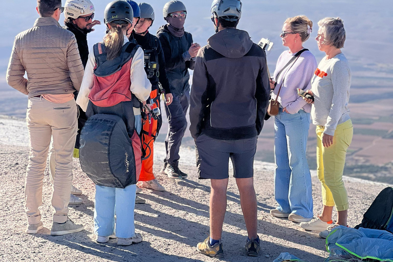 Avventura a Marrakech: parapendio, giro in cammello e colazione