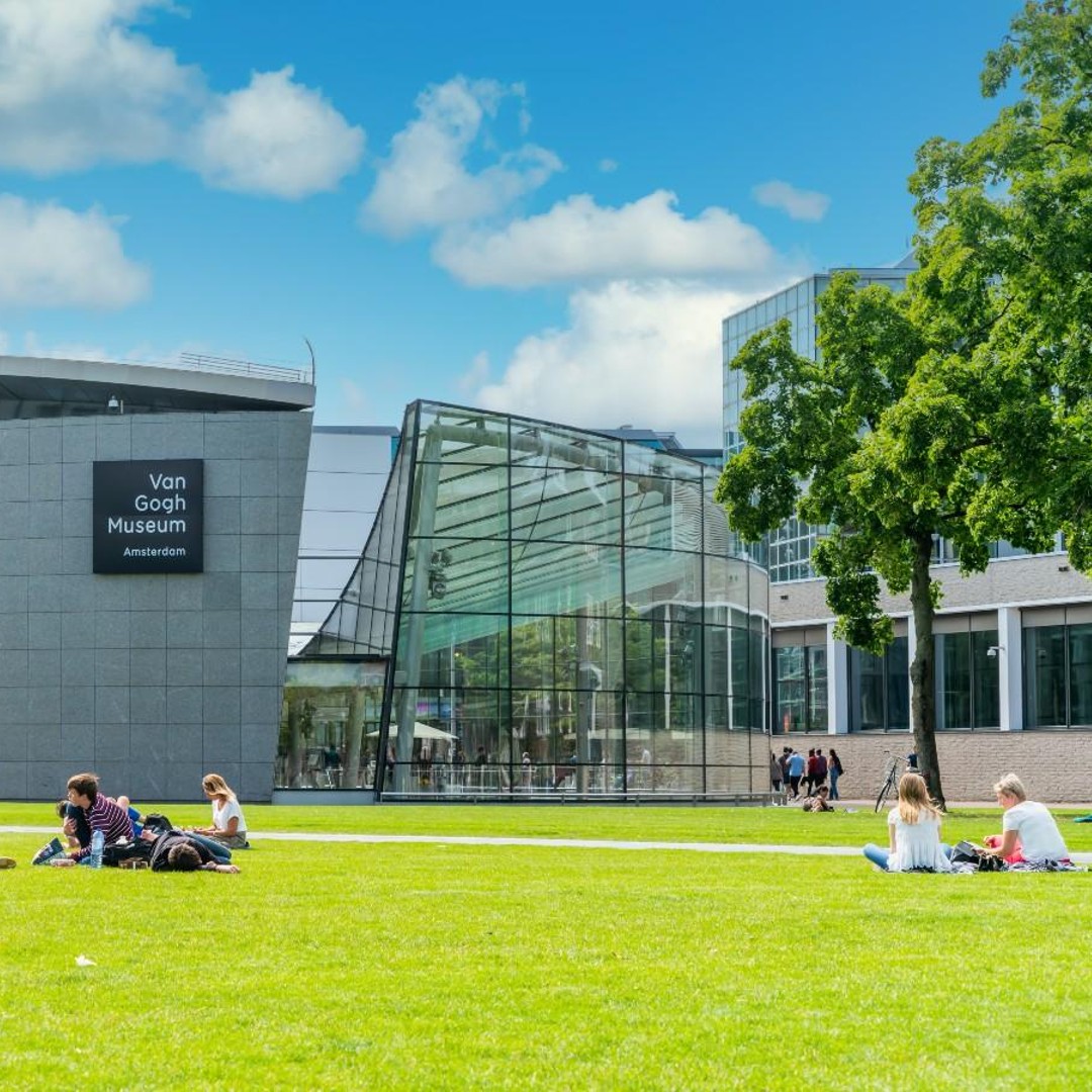 반 고흐의 명작을 살펴보세요: 해바라기와 침실 | GetYourGuide, image size:1080x1080