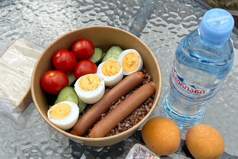 Kazbegi: Freshly Prepared Lunch Box with Hotel Delivery