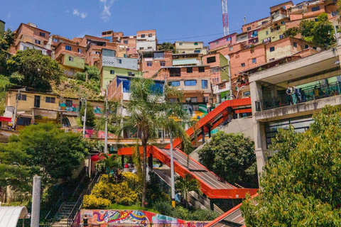 Medellín: Combo Citytour by bus with Comuna 13 + Tour to Guatapé