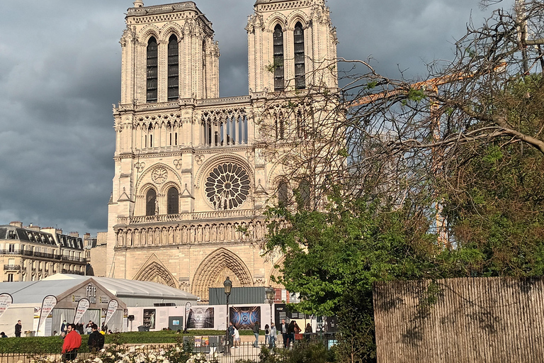 Paris: Notre Dame &amp; Ile de la Cité Tour with Sainte ChapelleItalian Tour of Ile de la cite with Sainte Chapelle tickets