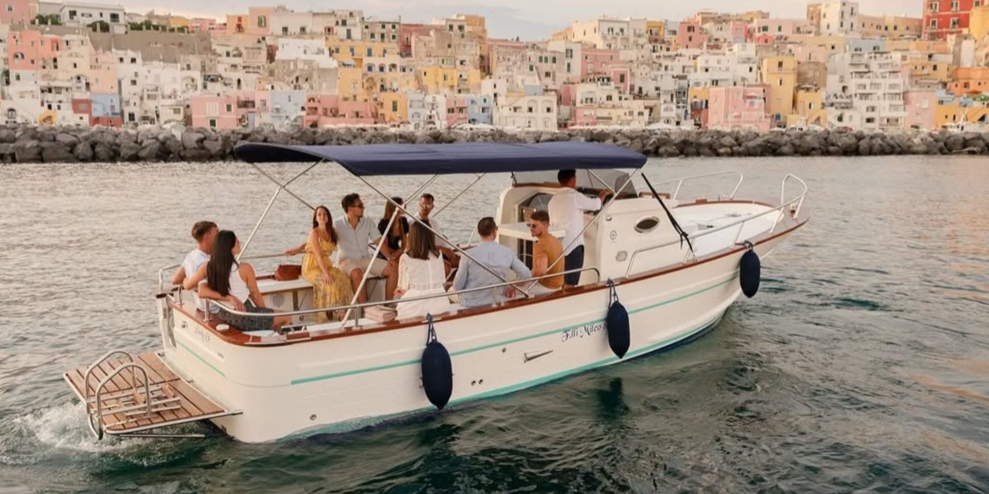 Procida: Sechsstündige Bootsfahrt an Bord der Lady G