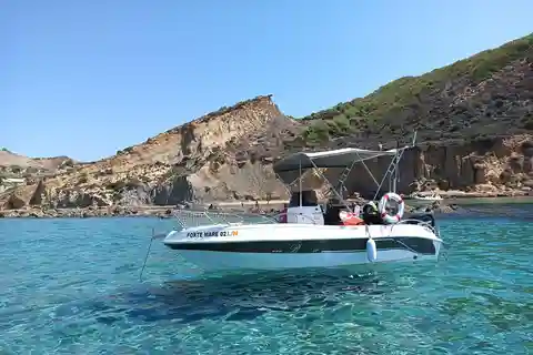 Tour in barca nella costa Agrigentina con guida turistica abilitata a bordo