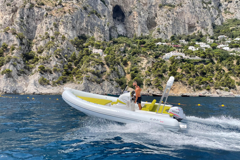 索伦托自驾游船租赁服务从索伦托出发的自驾游船租赁服务