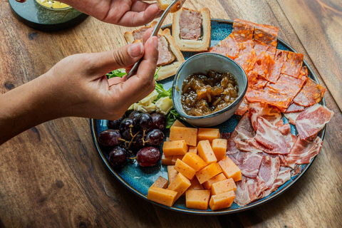 Cocktail classes with a professional (hands-on workshop) Cocktail class with a professional (hands-on workshop)