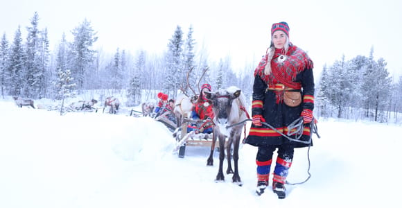 Kiruna: Aurora Hunting with Reindeer Caravan and Sami Dinner