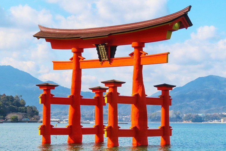 من أوساكا: رحلة يومية خاصة إلى هيروشيما بالقطار السريع