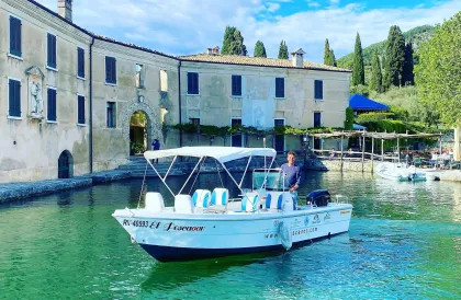 Gardasee: Bootstour mit Käseverkostung und lokalen Weinen