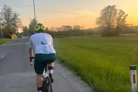 Vale do Soča: tour guiado de bicicleta com lanches e apoio