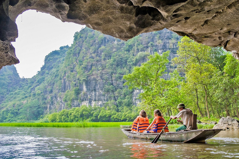 Hanoi: 2D 1N_ Ha long 1 dag &amp; Ninh Binh heldag och bungalow