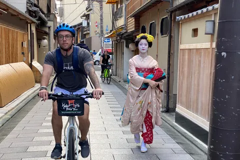 Kyoto: Full-Day City Highlights Bike Tour with Light Lunch