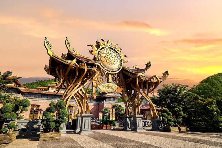 Da Nang: Golden Bridge Sunset Adventure with Buffet Dinner Private Golden Bridge Sunset & Ba Na Hills Experience