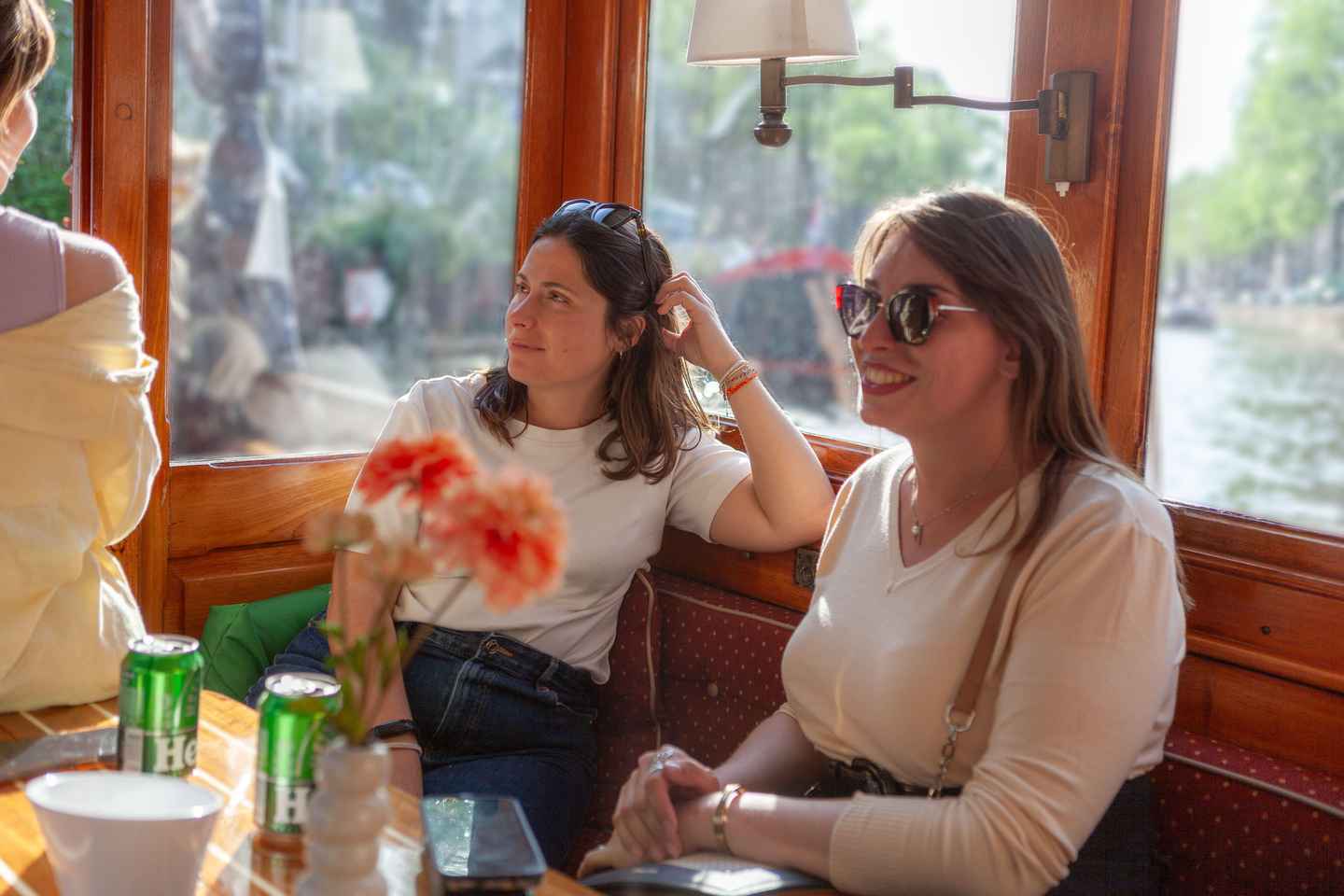 Amsterdam Canal Boat Ride with a Spanish-speaking Guide