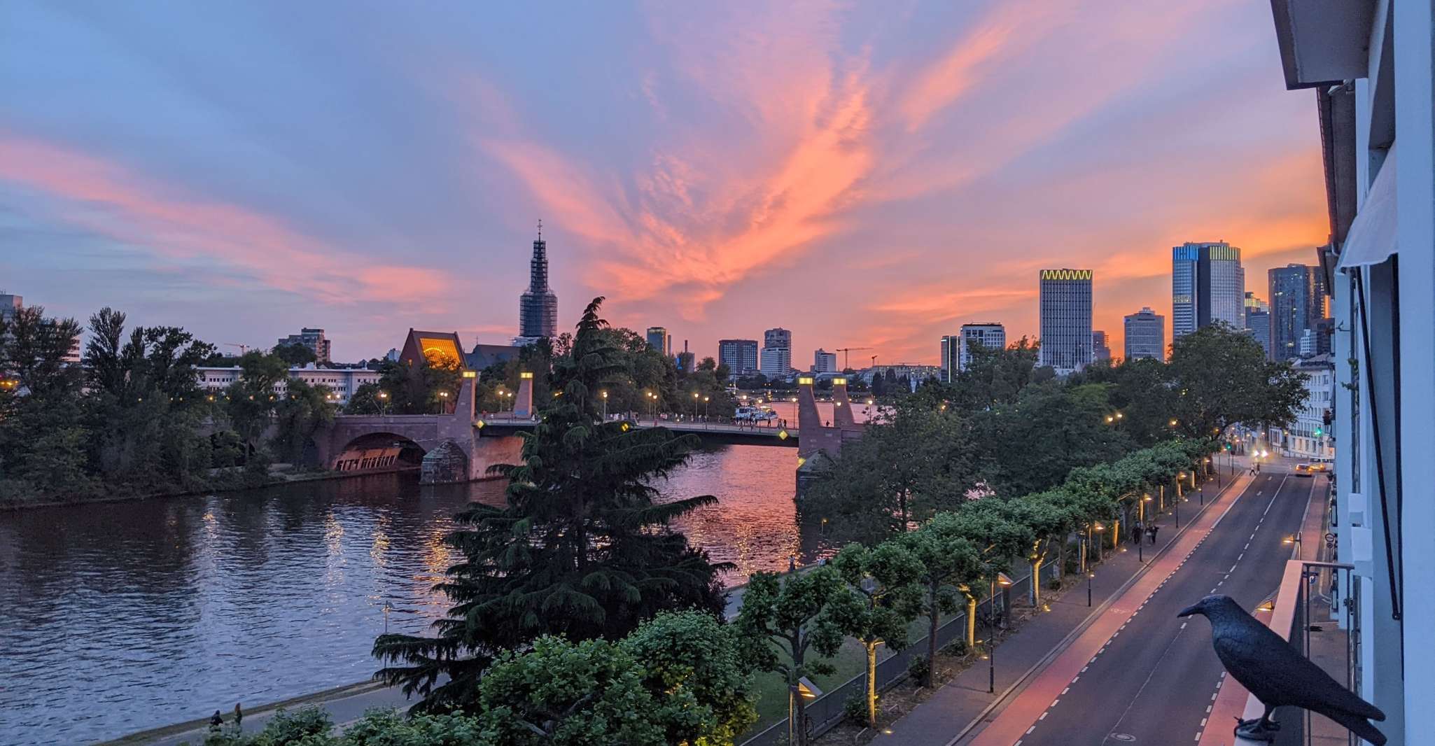 Frankfurt, Paseo autoguiado por la ciudad a los lugares favoritos - Hizvo