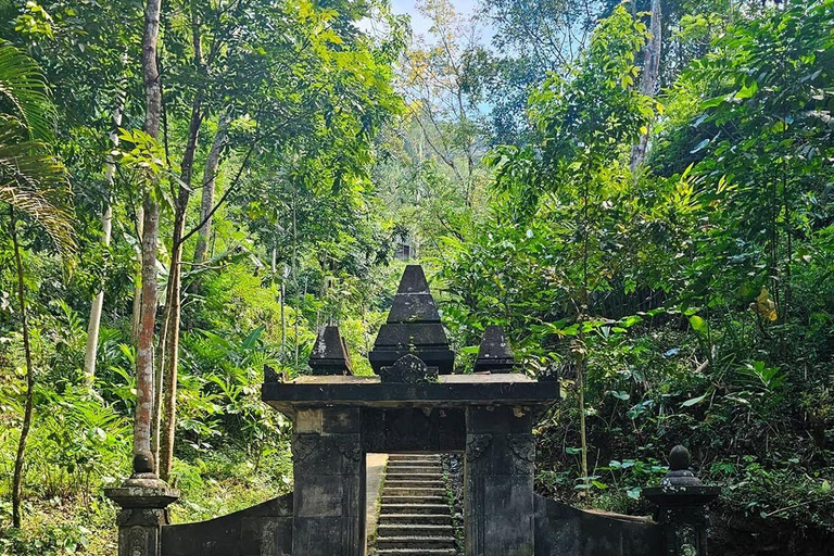 Selogriyo Temple and Java Rice Terrace Guided Trekking Tour Selogriyo Temple Java Rice Terrace Guided Trekking Tour