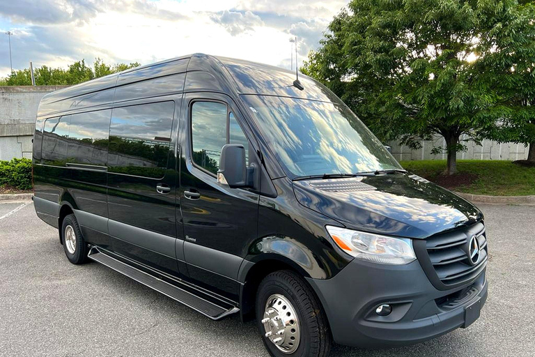 Washington, D.C.: IAD Airport Private Transfer to Downtown Washington, D.C.: IAD Airport Private Sprinter Transfer